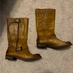 Gianni Bini brown leather boots